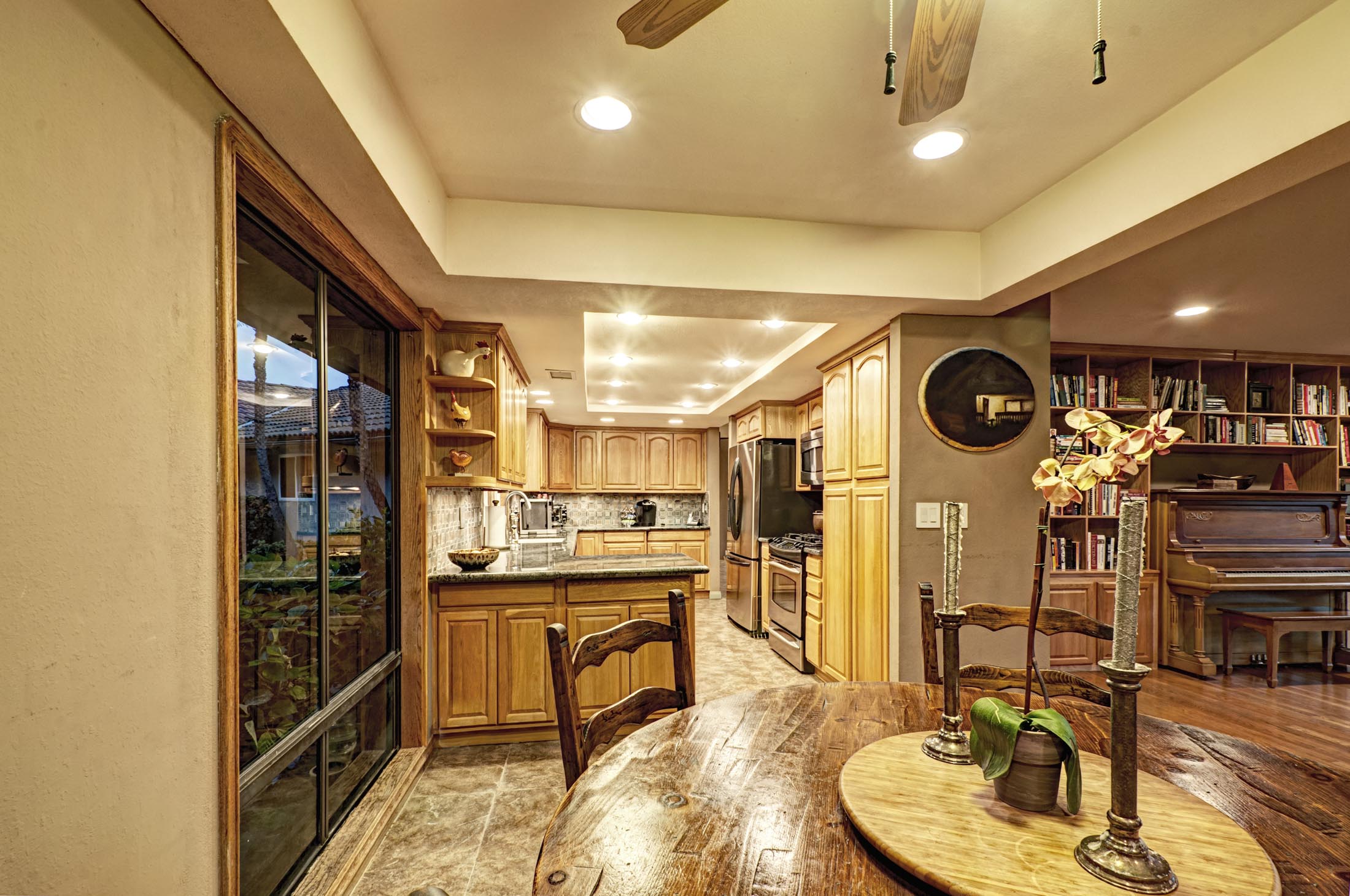 19-Dining Area to Kitchen